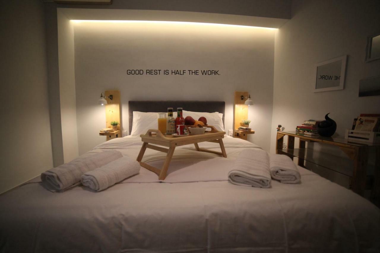Ports Crossroad B Apartment Piraeus Bagian luar foto