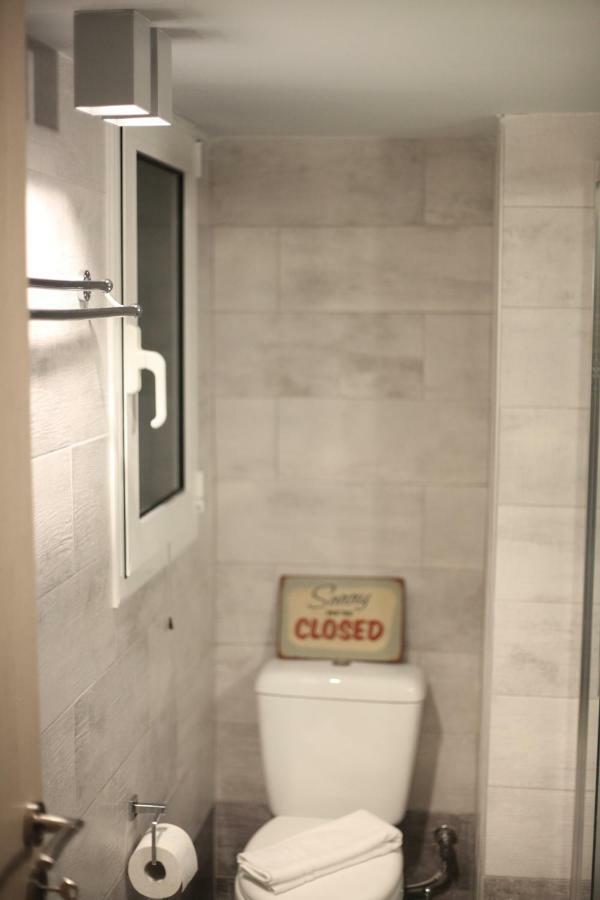 Ports Crossroad B Apartment Piraeus Bagian luar foto