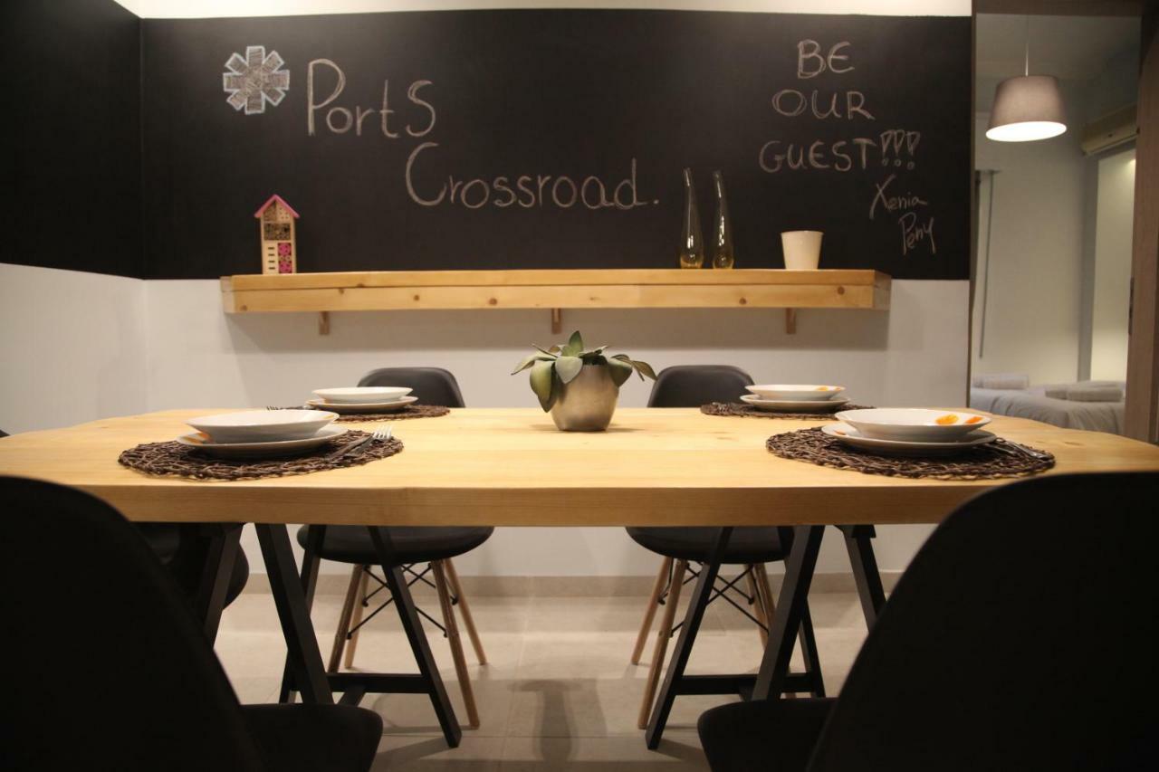 Ports Crossroad B Apartment Piraeus Bagian luar foto