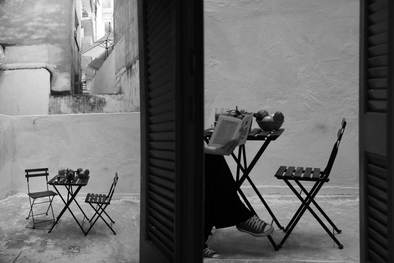 Ports Crossroad B Apartment Piraeus Bagian luar foto